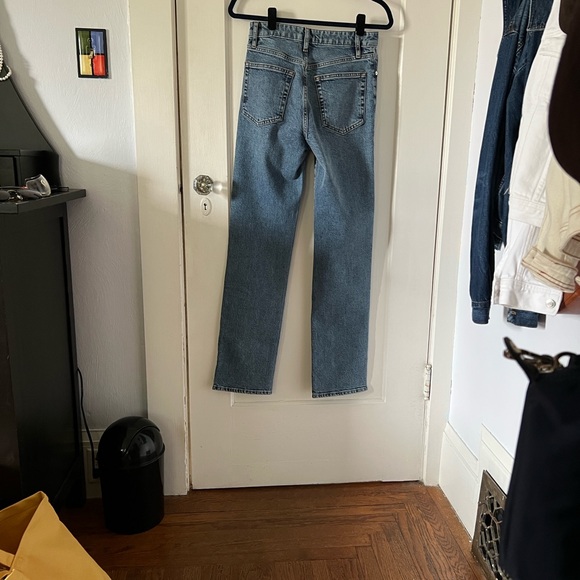 Frame Denim Women's The Ruler Straight Leg Jeans in light blue - Picture 7 of 7